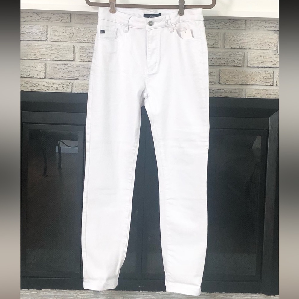 White skinny jeans